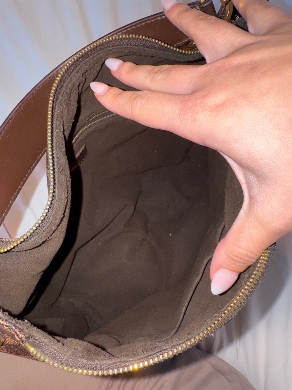 Louis Vuitton bag - Picture 3 of 5